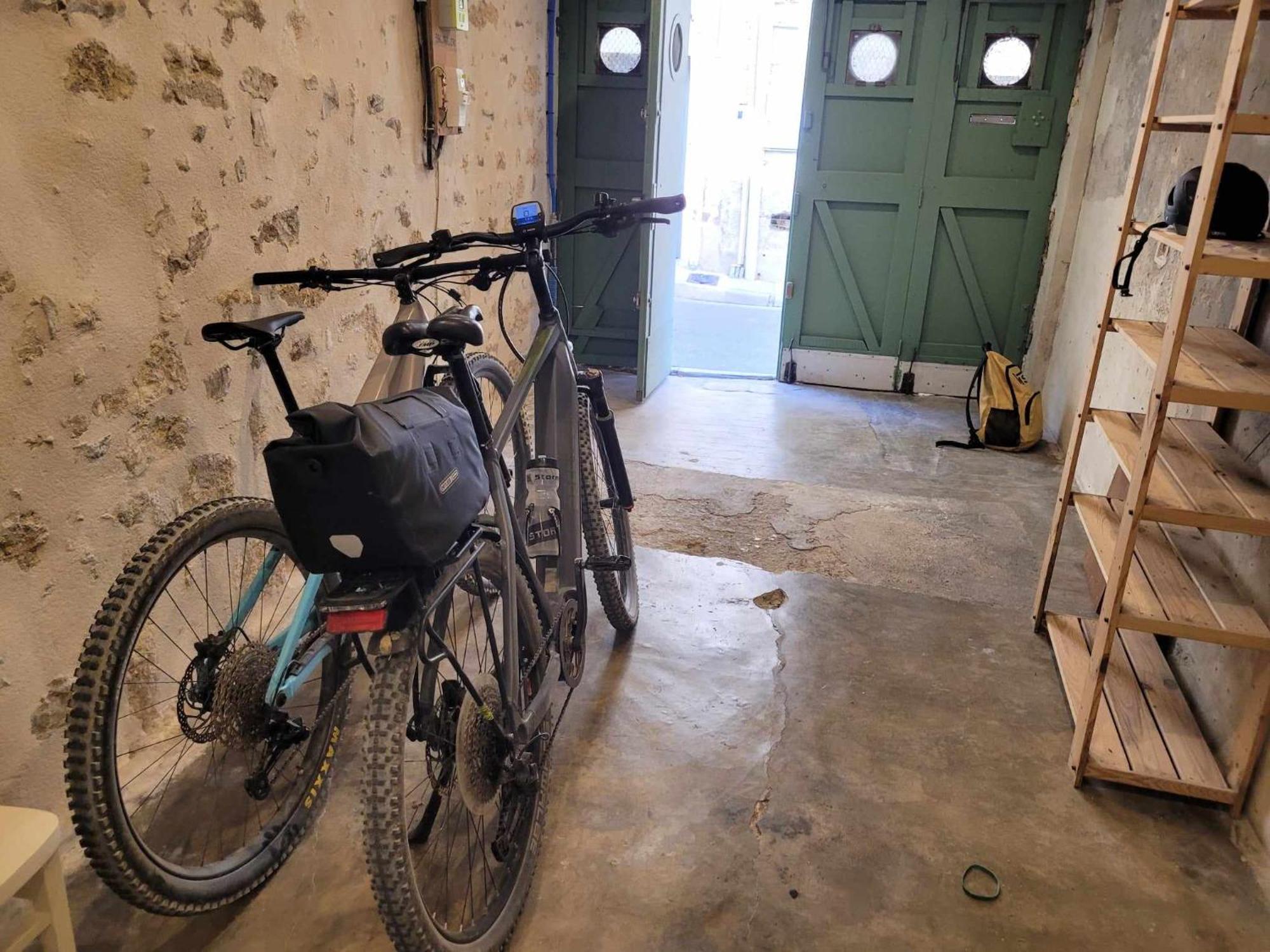 Maison Le Petit Balcon Beaucaire ボーケール エクステリア 写真